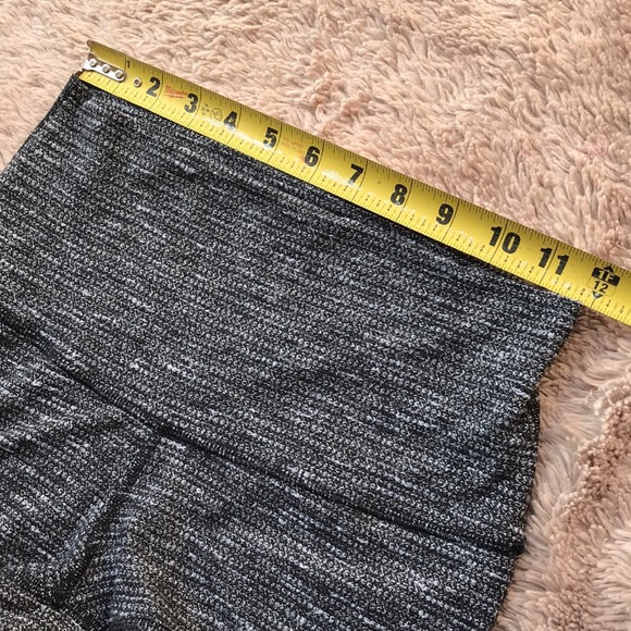 Lululemon shorts - Picture 5 of 7